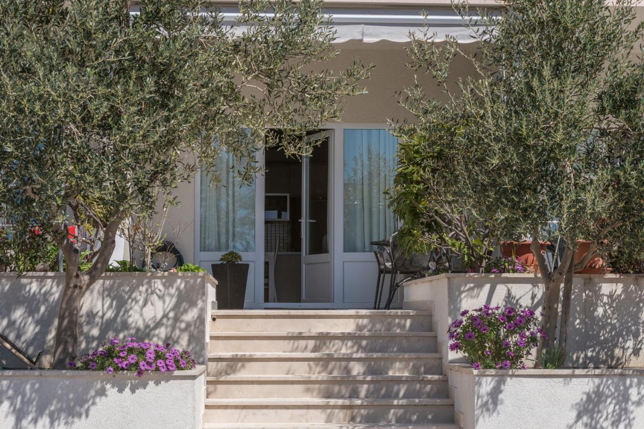 Long Apartment Makarska Bagian luar foto