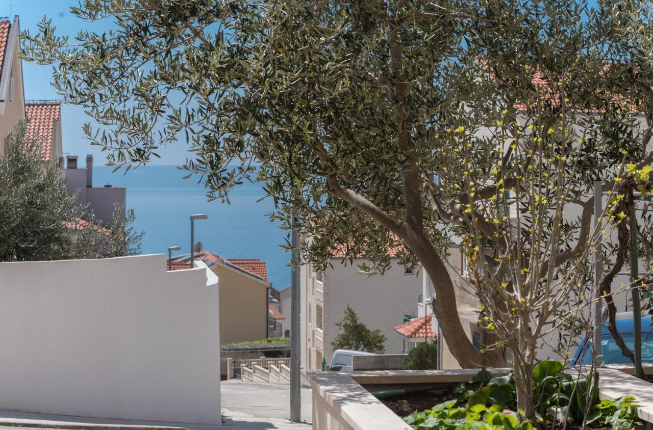Long Apartment Makarska Bagian luar foto