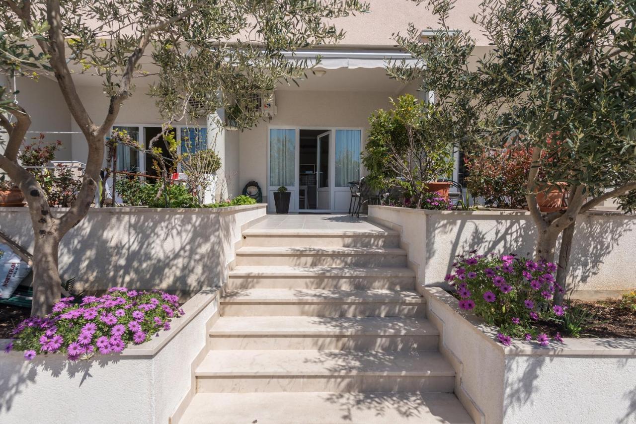 Long Apartment Makarska Bagian luar foto