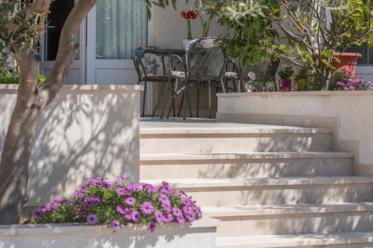 Long Apartment Makarska Bagian luar foto